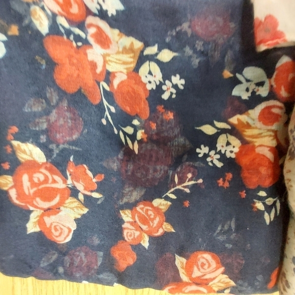 Lot Of 7 Floral and Striped Patterned Scarves Scarf - Picture 3 of 6